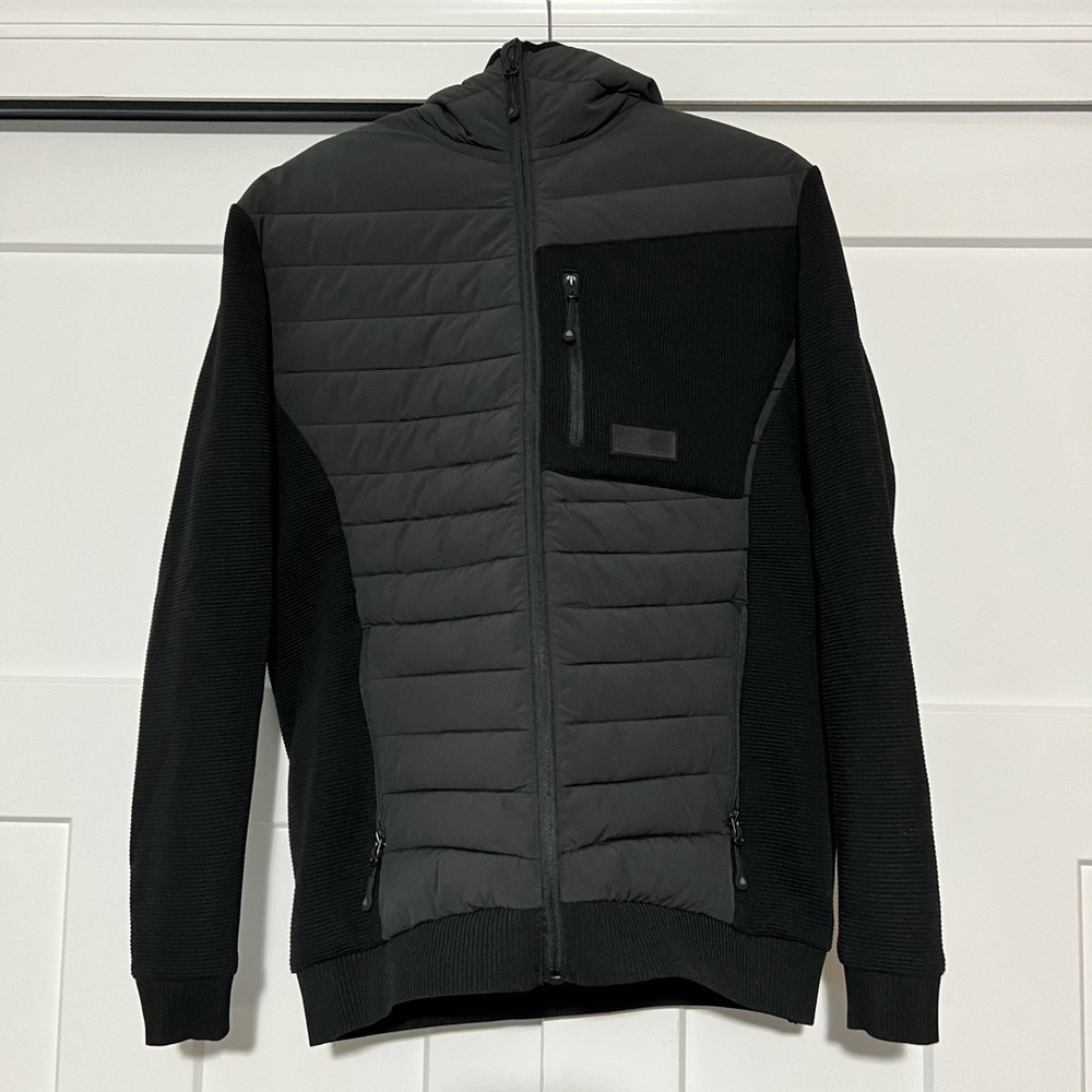 TOBE CORNIX HYBRED JACKET